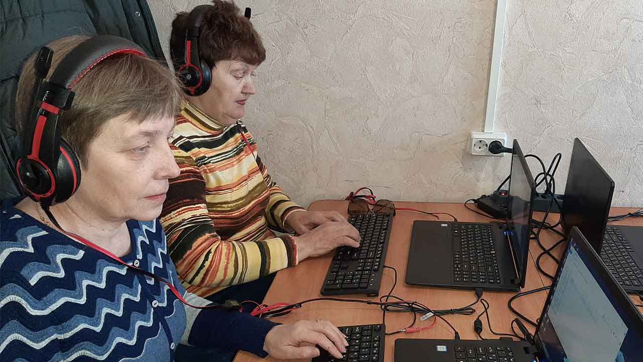 Ольга Фомичёва и Ольга Демидова на занятиях